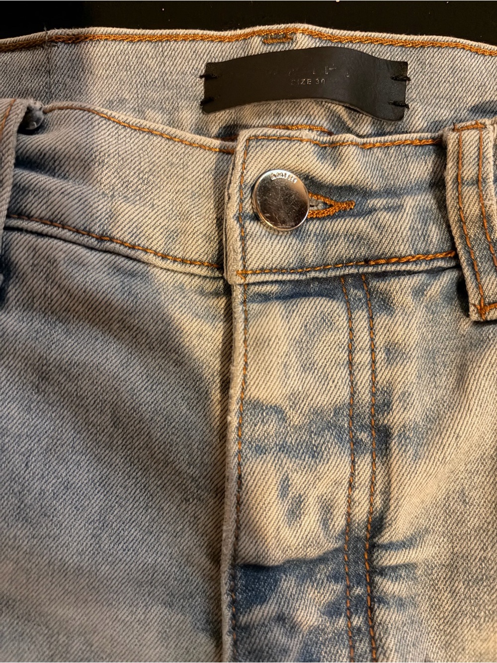 Amiri Distressed Men’s Jeans - Picture 3 of 4